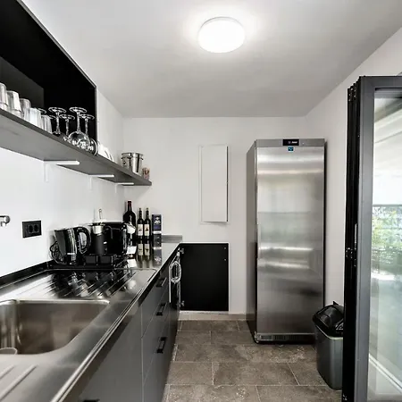 Deluxe Curiera Villa