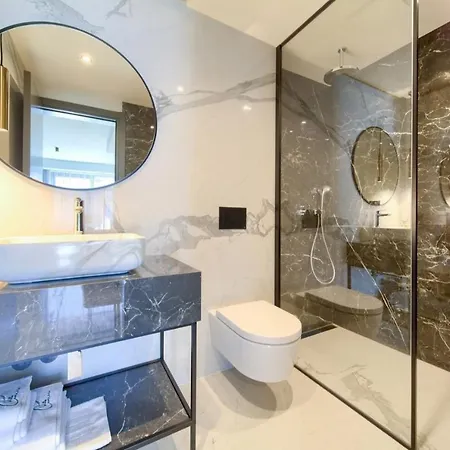 Deluxe Curiera Vila Malinska