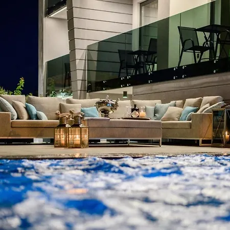 Vila Deluxe Curiera *