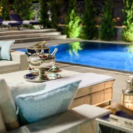 Deluxe Curiera Malinska