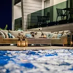 Villa Deluxe Curiera *
